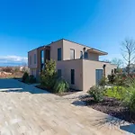 Querchus 9 With Private Pool By Interhome * Karigador