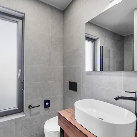 Apartment Querchus 9 With Private Pool By Interhome Karigador