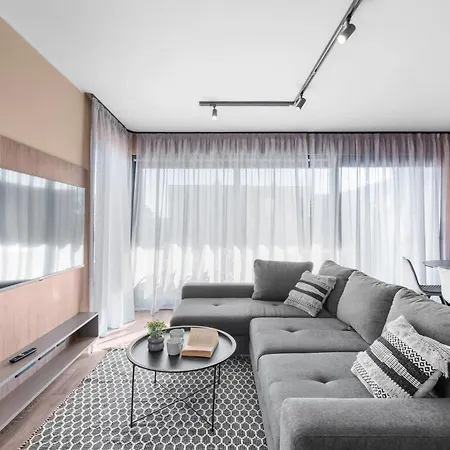 Querchus 9 With Private Pool By Interhome 公寓 *