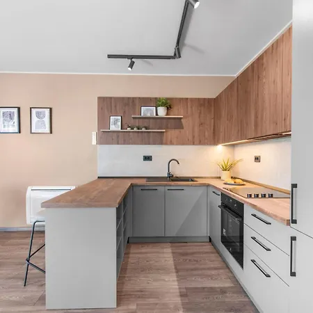 Querchus 9 With Private Pool By Interhome