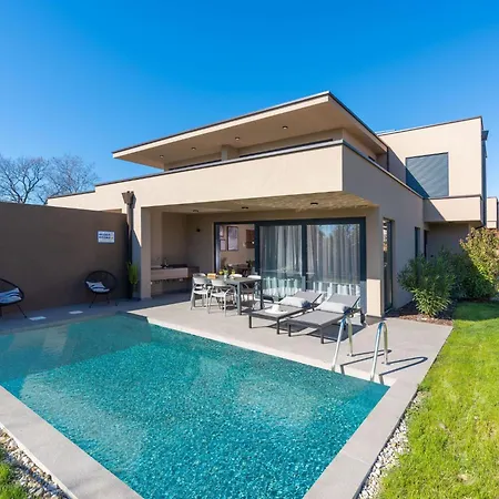 Querchus 9 With Private Pool By Interhome Apartmán *