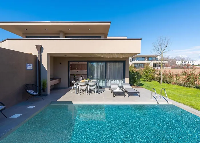 Querchus 9 With Private Pool By Interhome Apartmán