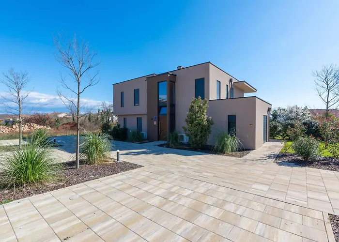 Daire Querchus 9 With Private Pool By Interhome *