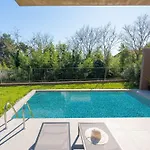아파트 Querchus 9 With Private Pool By Interhome