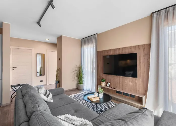Apartment Querchus 9 With Private Pool By Interhome