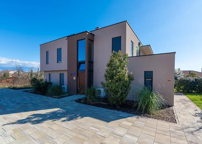 Lejlighed Querchus 9 With Private Pool By Interhome Karigador